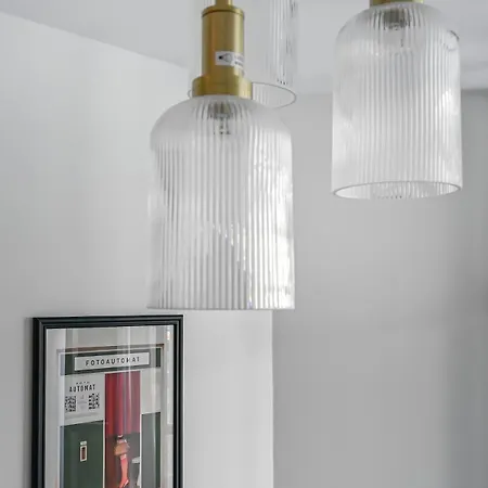 Light - Intimate Faubourg *
